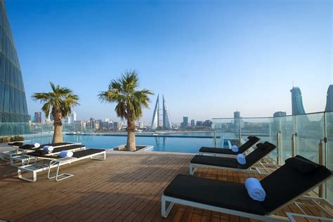 Wyndham Grand Manama Pool: Pictures & Reviews - Tripadvisor