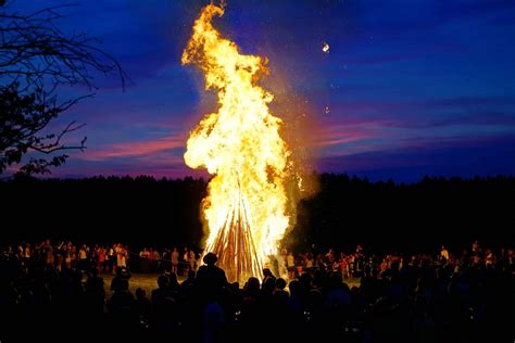 Brauchtumsforscher Christen Behielten Heidnische Rituale Bei