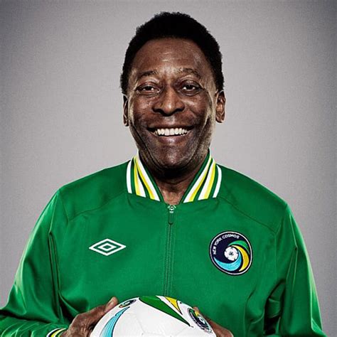 pele biography footballer edson arantes  nascimento