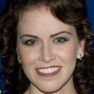 Crista Flanagan - Age, Family, Bio | Famous Birthdays