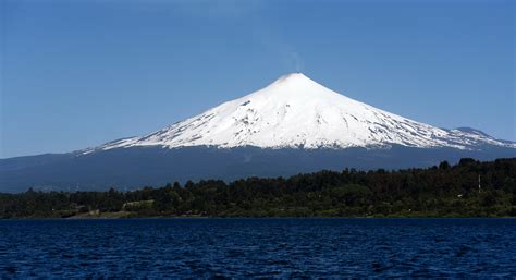 5 Volcanes Que Puedes Subir En El Sur De Chile Chile Travel