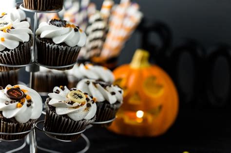 Cupcakes De Halloween De Chocolate Cobertura De Creme De Manteiga