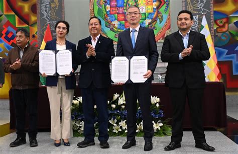 ABI Firma De Convenio Entre YLB Y El Consorcio Chino CBC Para El