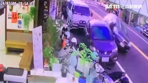 台中女酒駕連環撞！沿路撞7車下一秒車身飛起「側躺路中間」 社會 三立新聞網 Setncom