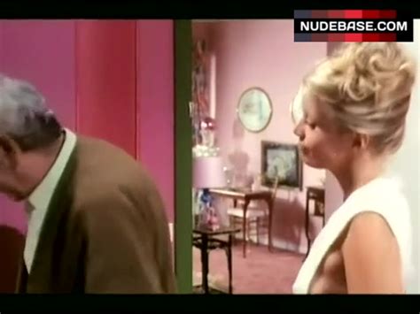 Catherine Alric Naked Tits Tendre Poulet 0 21 NudeBase
