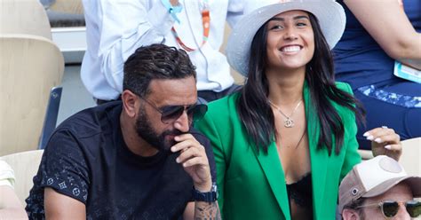 Roland Garros Cyril Hanouna En Compagnie D Une Tenniswoman