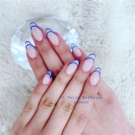 Invisible French Nails So Sieht Der Heiße Nageltrend Aus