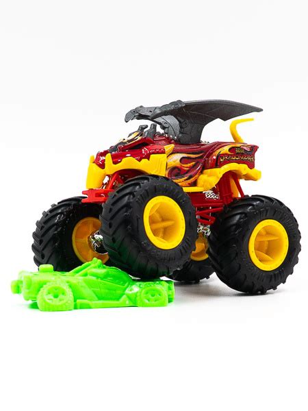 Машинка Hot Wheels Монстр Трак Dragonizer НОВИНКА купить на OZON по низкой цене