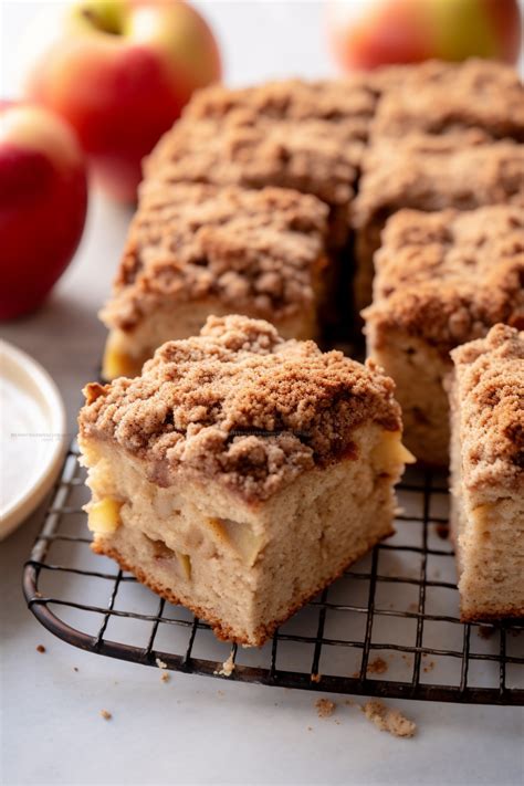 Apple Crumble Coffee Cake