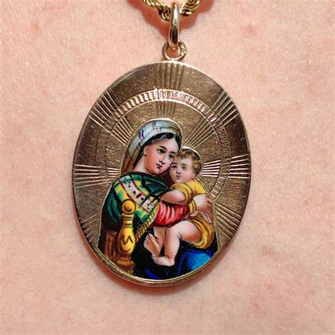 Antique Vintage Gold Virgin Mary With Jesus Pendant Gem