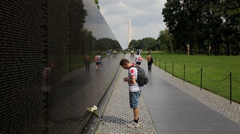 Visita Monumento A Los Veteranos De Vietnam En Noroeste Tours