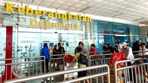 Arus Mudik H 1 Lebaran Di Bandara Depati Amir Pangkalpinang Mulai Ada