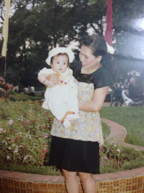 Những điều ít biết về giảng viên xinh như hot girl ăn mặc táo bạo của trường ĐH Quốc gia đang