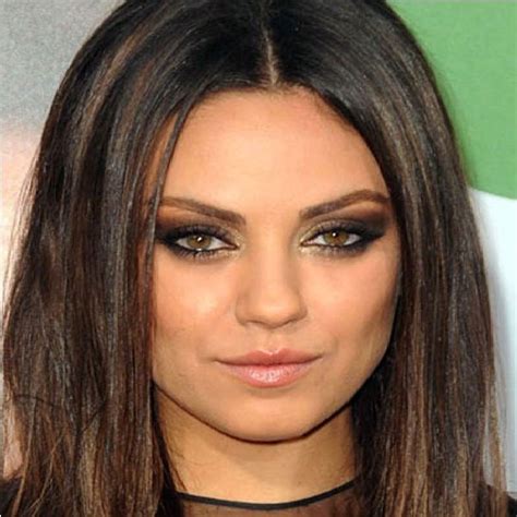 Mila Kunis Dramatic Wedding Makeup Dark Hair With Highlights Dramatic Eye Makeup