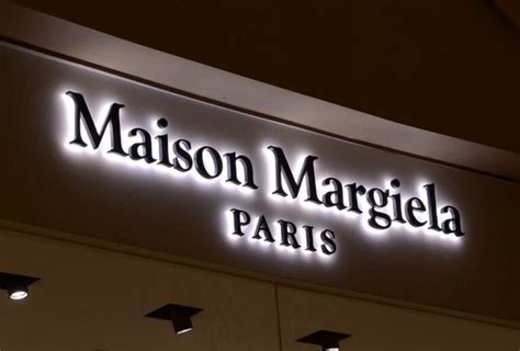 Backlit Channel Letters | LedBacklitSigns.Com