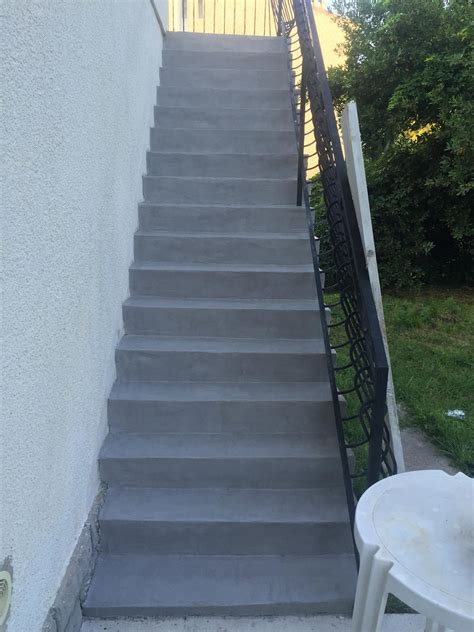 Rénovation d un escalier d extérieur avec Béton Minéral extérieur