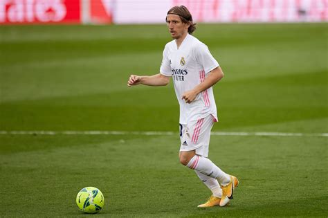 Luka Modric Real Madrid Prolonge Jusqu En