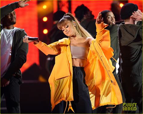 Ariana Grande & Hailee Steinfeld Perform at iHeartRadio Music Festival ...