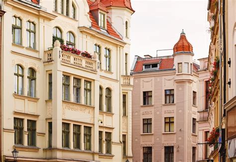 Edificios históricos en el casco antiguo de torun polonia Foto Premium