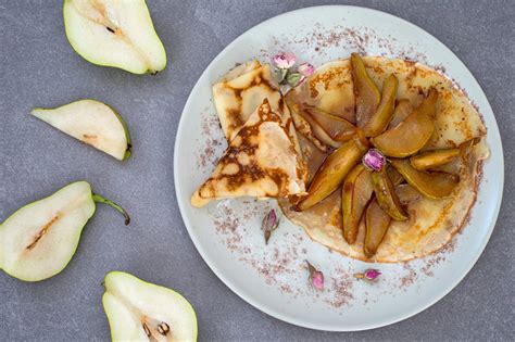 Recette Crêpes Flambées Aux Poires Marie Claire