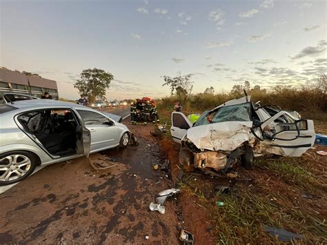 Jovem de 19 anos morre no dia do aniversário após acidente na BR 153