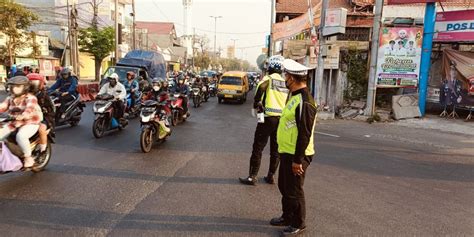 Tingkatkan Keselamatan Masyarakat Di Jalan Unit Lantas Polsek Gedangan