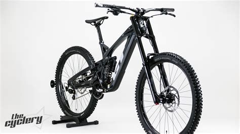 Gt Fury Carbon Expert Downhill Bike 2020 The Cyclery Youtube