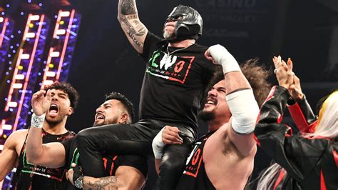 Rey Mysterio Returns To Help Carlito In Street Fight Against Santos