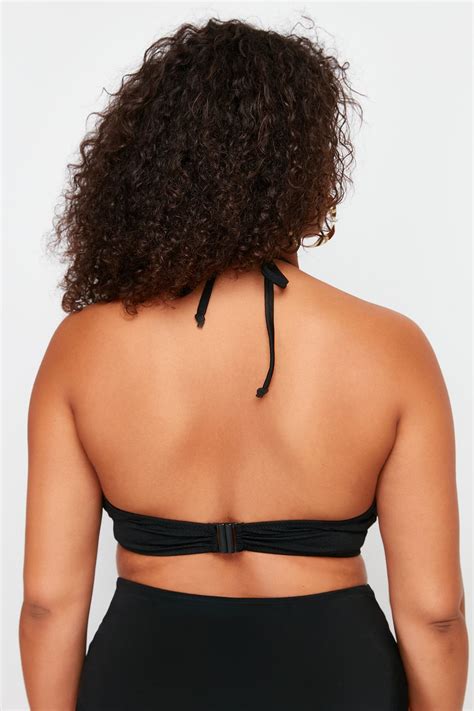 Trendyol Curve Siyah Boyundan Bağlama Detaylı Büyük Beden Bikini Üstü