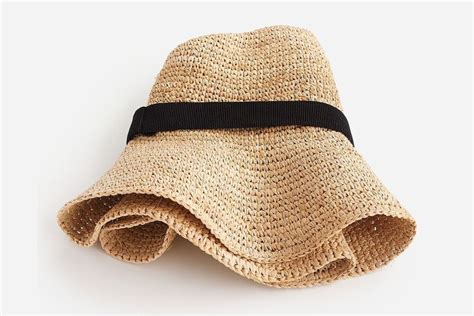 This J Crew Sun Hat Is A Spring Break Must Have