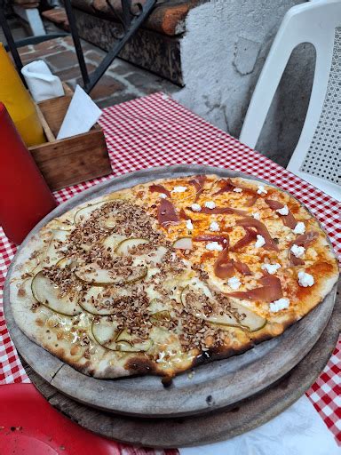 Restaurante Pizza A La Le A En Taxco De Alarc N