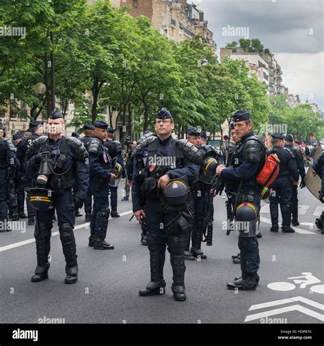 Human Rights Protest Paris Hi Res Stock Photography And Images Alamy