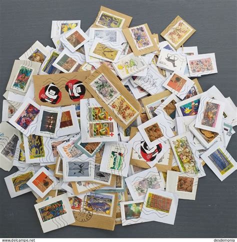 Timbres Monde Vrac de 100 g sur fragments non triés avec quelques