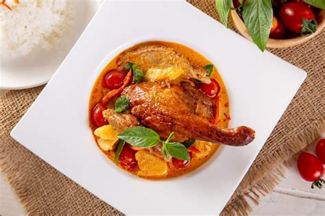 Premium Photo Kaeng Pled Ped Yang Roasted Duck In Red Curry