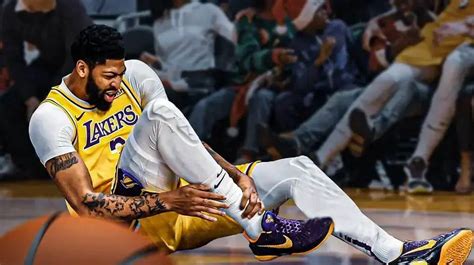 Anthony Davis Gives Lakers Fans Major Scare After Ankle Injury Amid