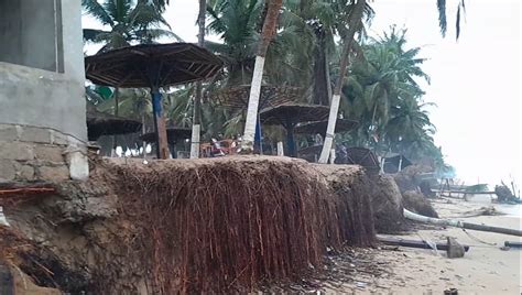 Erosion côtière à Grand Bassam 75 des plages avalées par les vagues