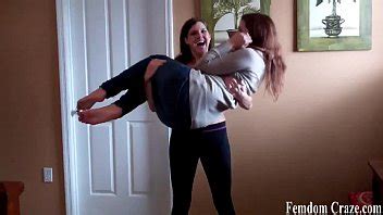 No podrás escapar de mi agarre de tijera XVIDEOS
