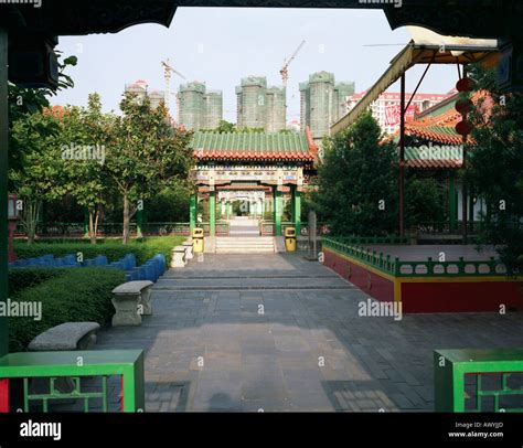 New Yuan Ming Palace In Zhuhai Stock Photo Alamy