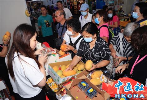 香港第三屆工展會購物節首日 商家推優惠及試食吸客 圖集 香港中通社