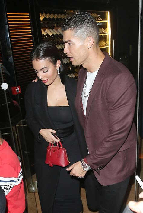 Photo Cristiano Ronaldo Sa Compagne Georgina Rodr Guez Et Son Fils