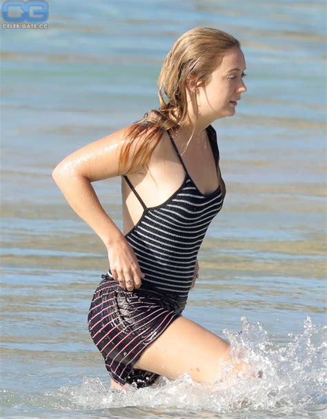 Billie Lourd Nude Pictures Photos Playboy Naked Topless Fappening