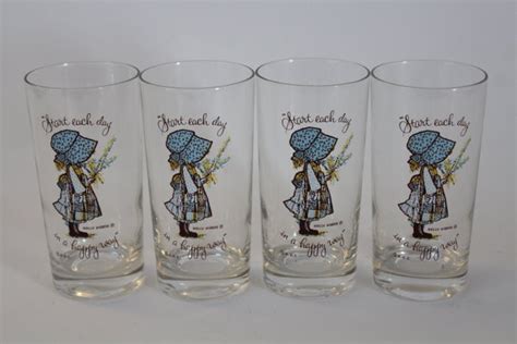 Set Of 4 Vintage 1972 Holly Hobbie 12 Oz Glasses Start Etsy