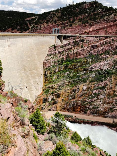 Flaming Gorge Dam Visitor Center And Tour 12 Utah Staycations The Salt Project