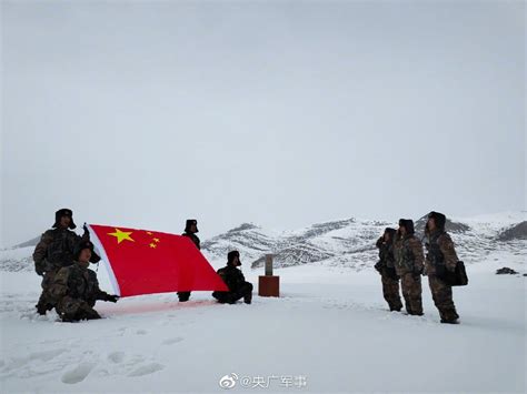 高原官兵海拔3842米踏雪巡逻