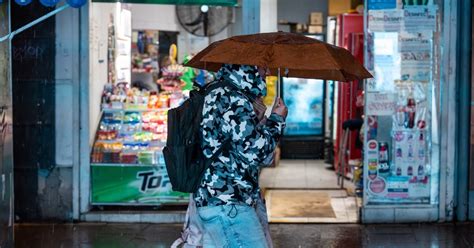 El clima en Rosario cesó el alerta pero la lluvia sigue y viene más