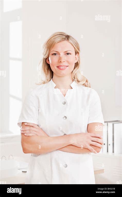 Lab Coat Hi Res Stock Photography And Images Alamy