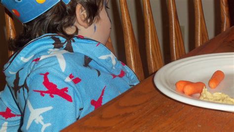 Teaching Good Eaters: The Day I (Tried) to Eat Like my Kids