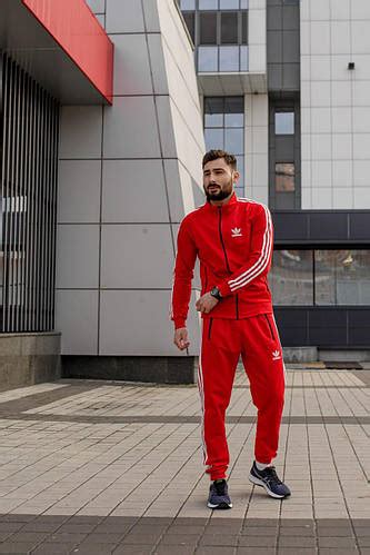 Купить Мужской спортивный костюм Adidas красный без капюшона Адидас с ...