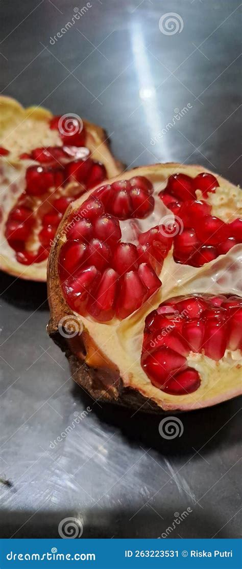 Pomegrade Fruit Red Pome Stock Image Image Of Pomegranate 263223531