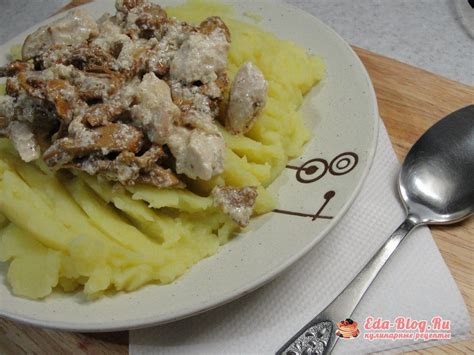 Курица с грибами в сметане на сковороде: рецепт с фото пошагово